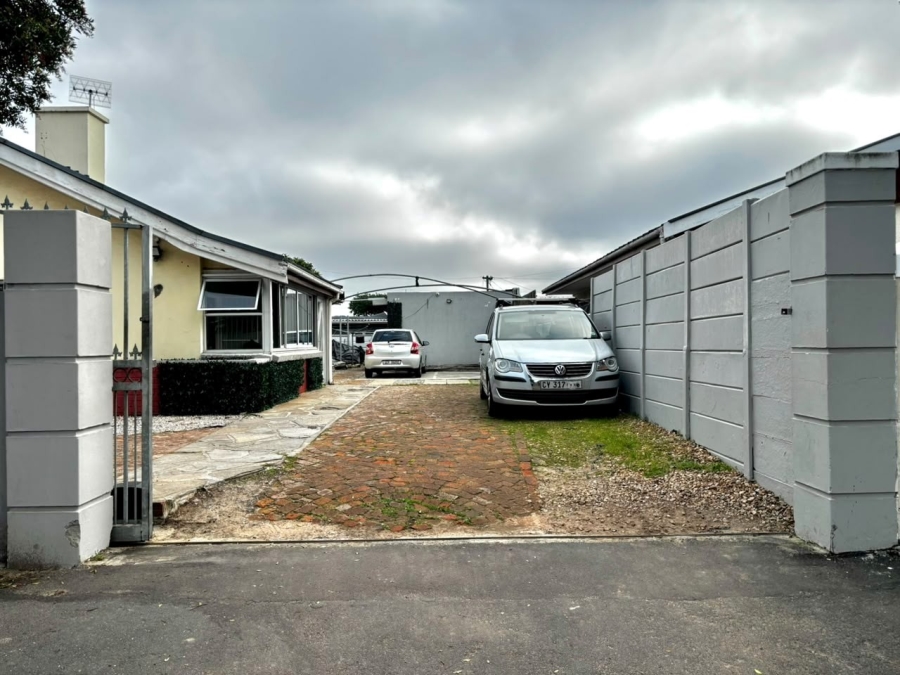 6 Bedroom Property for Sale in Vasco Estate Western Cape
